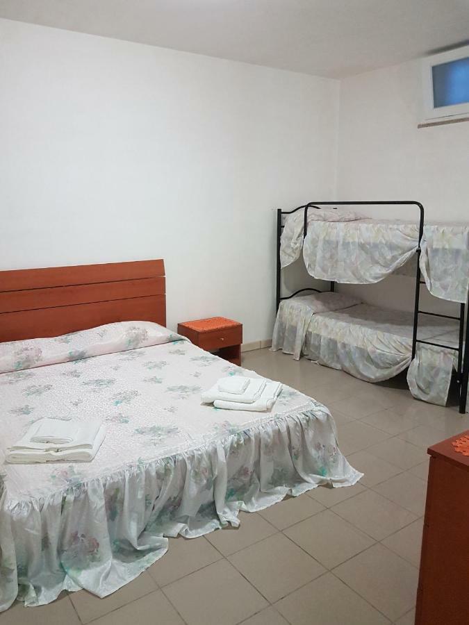 Casa Vacanze Manila มารีนา ดี มันกาแวร์ซา ภายนอก รูปภาพ